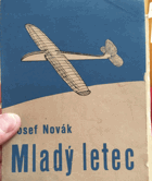 Mladý letec. Stavba modelů letadel.