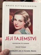 Její tajemství - dívčí román.