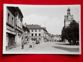 Choceň, Tyršovo náměstí, auto, okres Ústí nad Orlicí (pohled)