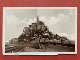 Mont-Saint-Michel. Vue générale prise de la Digue