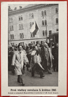 Prvé vteřiny revoluce 5. května 1945. Náměstí Republiky