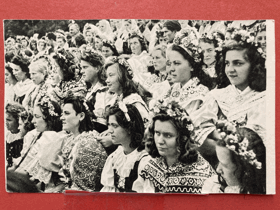 Zahájení žní - Erntebeginn. Účastnice v krojích - Teilnehmerinnen in Tracht