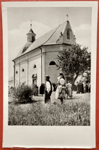 U Sv. Antoníčka. V popředí párek z Nivnice-Kaple svatého Antonína-Svatý Antonínek