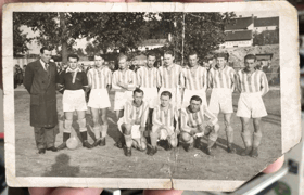 Orig.A6 fotografie Fotbal vzadu jména hráčů