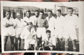 Orig.A6 fotografie Fotbal vzadu jména hráčů
