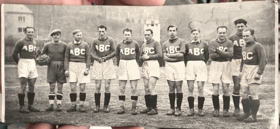 Orig.fotografie Fotbal vzadu jména hráčů Mužstvo ABC?
